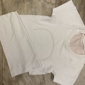 Lululemon short sleeve swiftly tech size 6
